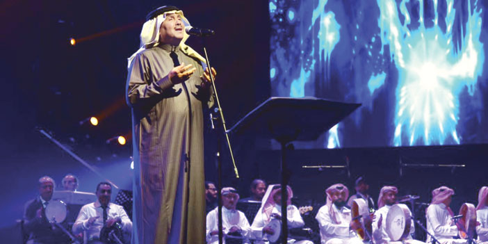 الجمهور يخطف ليلة فنان العرب ويشاركه النجومية 