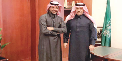  الأمير عبد الرحمن يستقبل بطل الراليات