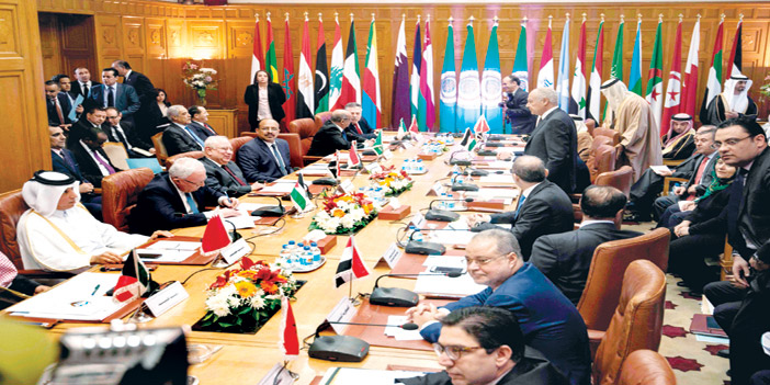  لجنة المبادرة العربية خلال اجتماعها بالقاهرة أمس على هامش الاجتماع الوزاري