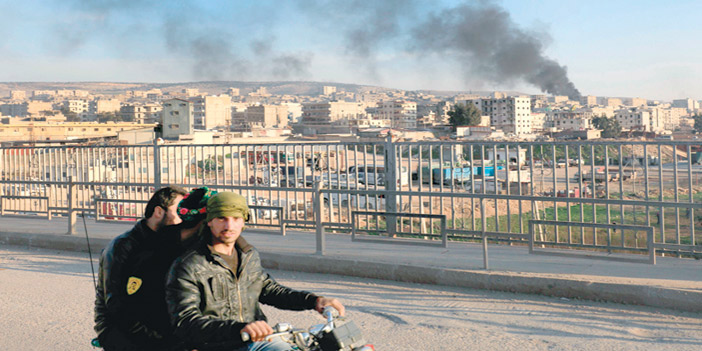  الدخان يتصاعد من منطقة عفرين السورية مع استمرار الغارات التركية