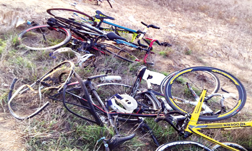  دراجات الفريق بعد الحادث