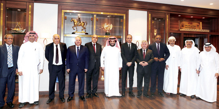   آل الشيخ وأعضاء تنفيذية الاتحاد العربي