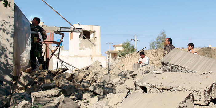   آثار الهجوم الذي نفذته حركة طالبان على قاعدة عسكرية
