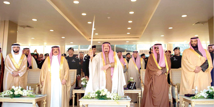   خادم الحرمين الشريفين خلال رعايته مهرجان الملك عبدالعزيز للإبل