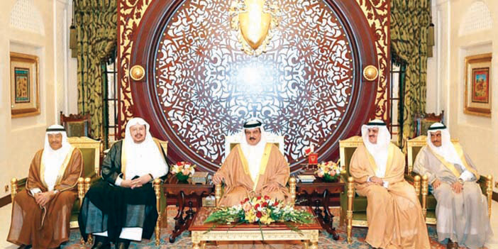   من لقاء ملك البحرين برئيس مجلس الشورى