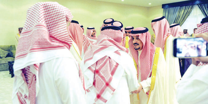  الأمير فيصل بن بندر معزيا في وفاة الأمير خالد بن عبدالله