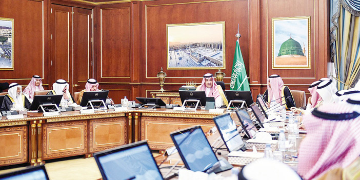  الأمير فيصل بن سلمان مترئساً جلسة مجلس المنطقة