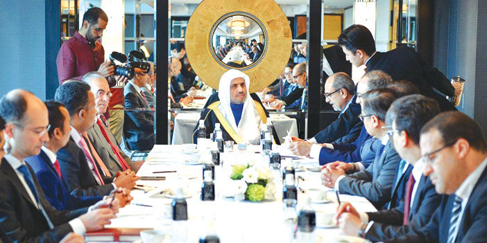  د.العيسى ملتقياً أعضاء السلك الدبلوماسي في طوكيو