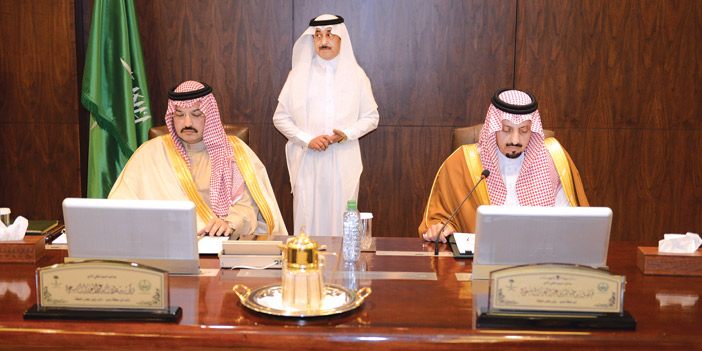  الأمير فيصل بن خالد يترأس الاجتماع