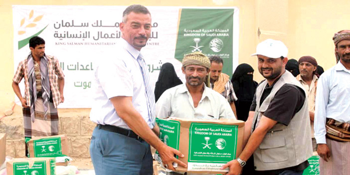  مركز الملك سلمان الإغاثي في اليمن يقدم مساعداته في المكلا