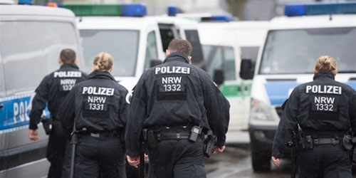 القبض على ثلاثة سوريين للاشتباه في صلتهم بالإرهاب في ألمانيا 