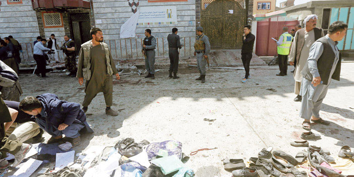  آثار الانفجار الانتحاري في العاصمة الأفغانية