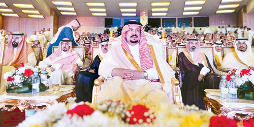  أمير منطقة الرياض  خلال رعايته الحفل