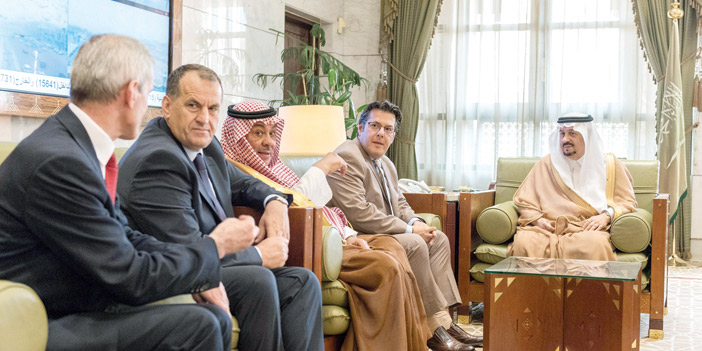  الأمير فيصل بن بندر يستقبل وفد مجموعة الصداقة البرلمانية