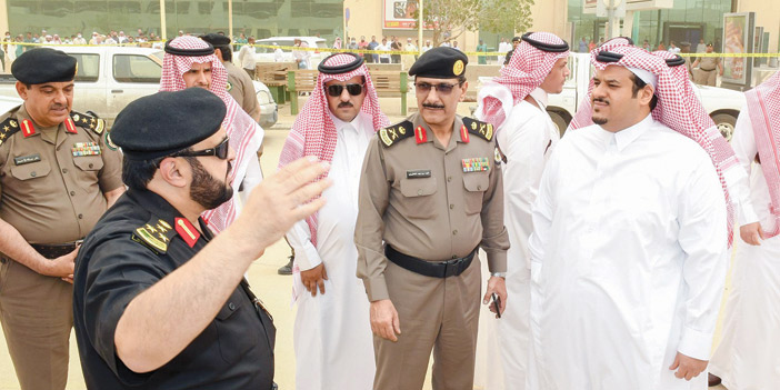  نائب أمير منطقة الرياض يتفقد مواقع الشظايا