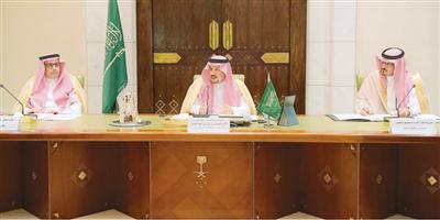 أمير منطقة الرياض يوجه المحافظين ببذل الجهود في خدمات المواطنين والمقيمين 