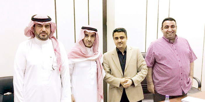   من اليمين د. محرز غالي، د. حسن منصور، الباحث، د. عبدالملك الشلهوب
