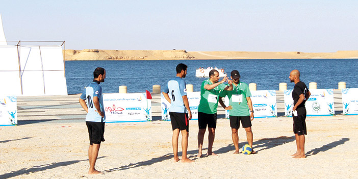 انطلاق أول بطولة شاطئية لكرة القدم على ضفاف أكبر بحيرة بالشرق الأوسط 