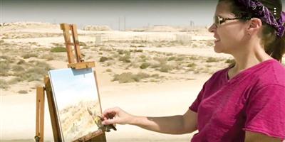 الأمريكية كيم فاركو ترسم الصحراء السعودية إعجابًا بجمالها 