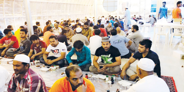  تفطير الصائمين مبادرة تطوعية بارزة في رمضان