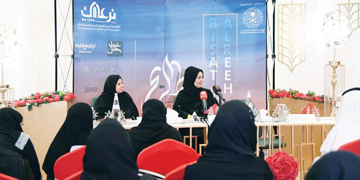 الأميرة عادلة بنت عبدالله تكرم المشاركين في فعاليات بساط الريح 