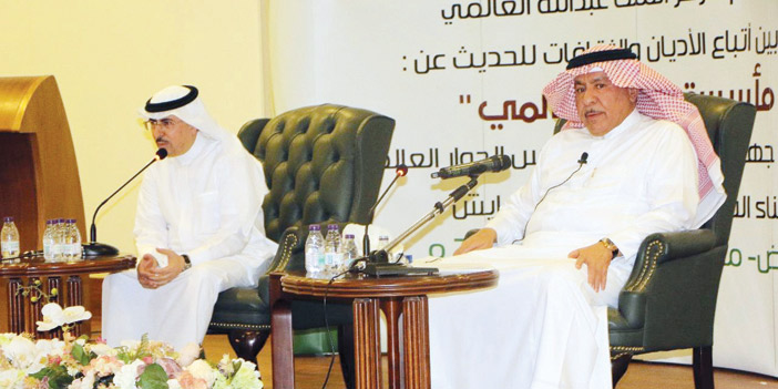 خلال لقاء نظمته هيئة الصحفيين السعوديين 