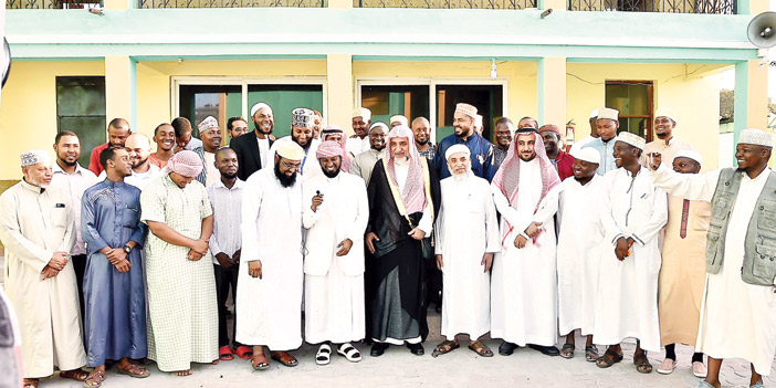 وزير الشؤون الإسلامية زار مؤسسة الحكمة التعليمية في تنزانيا والتقى منسوبيها 