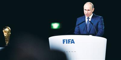 قبل انطلاق كأس العالم.. بوتين يشكر الفيفا على الفصل بين الرياضة والسياسة 