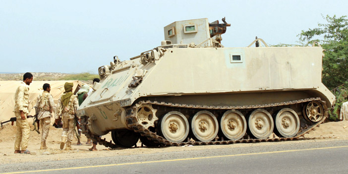  قوات الشرعية أثناء تقدمها في مواقع في محافظة الحديدة