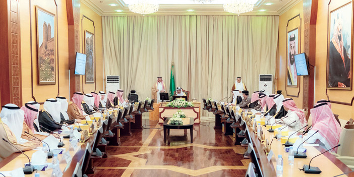  الأمير حسام بن سعود مترئساً الاجتماع