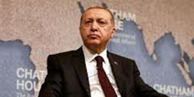 تركيا تقيل أكثر من 18ألف موظف 