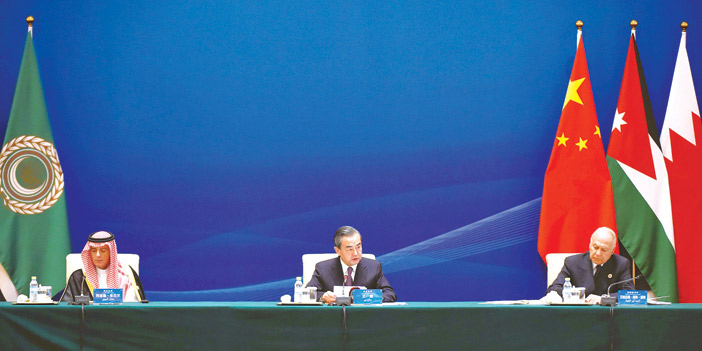  افتتاح المنتدي ويبدو الرئيس الصيني متوسطاً الجبير وأبو الغيط