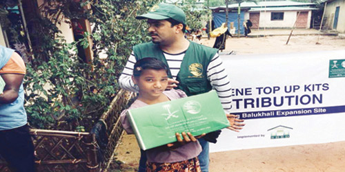  توزيع السلال الغذائية على اللاجئين الروهينجا في بنجلاديش