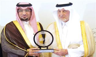 أمير منطقة مكة يكرم «زين السعودية» لدعمها حملة «الحج عبادة وسلوك حضاري» 