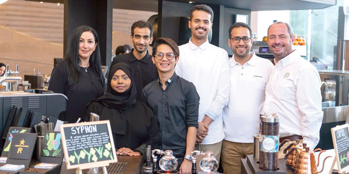  الشباب السعوديون شركاء «ستاربكس» العاملون في الفروع