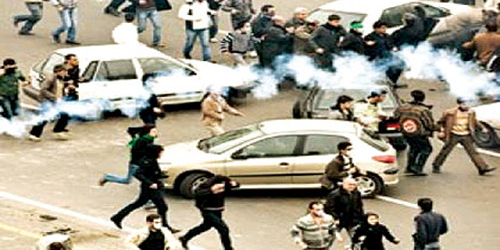  جانب من الاحتجاجات في إيران مع اتساع رقعة المعاناة الاقتصادية