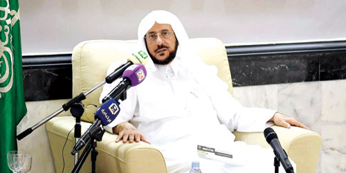  وزير الشؤون الإسلامية يعلن اكتمال جميع المرافق