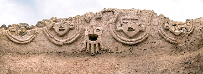 اكتشاف جدارية أثرية عمرها 4 آلاف عام في بيرو 