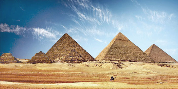 «الأهرامات» تتصدر قائمة «العجائب السبع لمصر القديمة» 