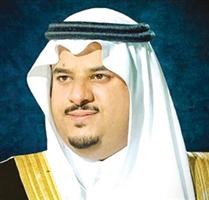 أمير منطقة الرياض بالنيابة يؤدي صلاة العيد ويستقبل المهنئين بقصر الحكم 