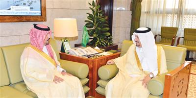 أمير منطقة الرياض استقبل وزير الحرس الوطني وعدداً من المشائخ 