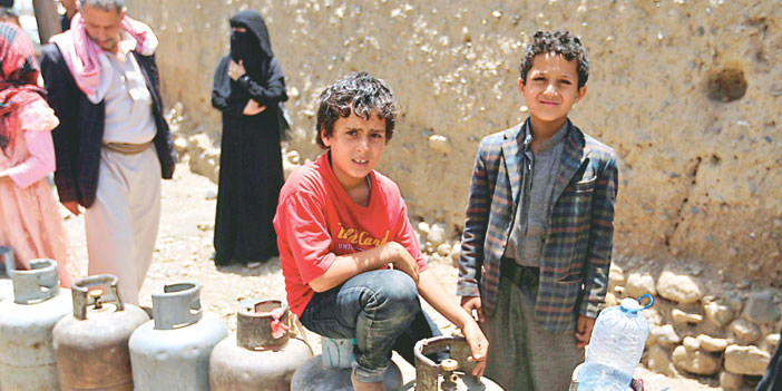 لا يزال اليمنيون يعيشون حالة اقتصادية متردية جراء الإجرام الحوثي عليهم