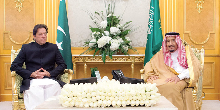 مؤكداً أن المملكة دولة محورية ودورها مؤثر في إنهاء الصراعات وإحلال السلام.. دولة رئيس وزراء باكستان «عمران خان» في حديث إلى قناة «الإخبارية»: 