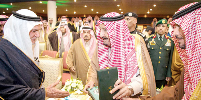  الملك سلمان القائد الأعلى لكافة القوات المسلحة يتابع أعمال وتطوير الحرس الوطني