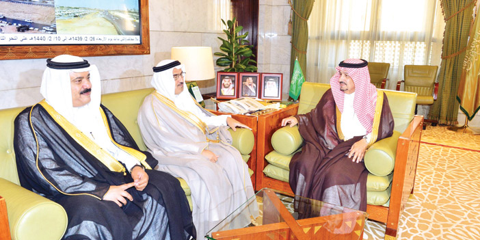  جانب من استقبال الأمير فيصل بن بندر أعضاء مجلس أمناء المركز