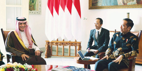  الرئيس الإندونيسي يستقبل الجبير
