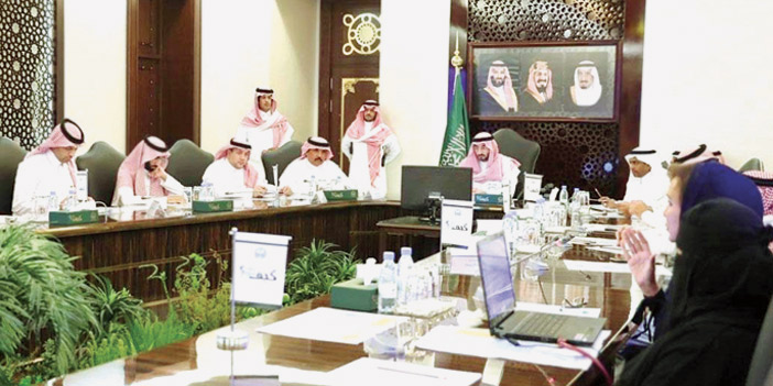  نائب أمير منطقة مكة خلال الاجتماع