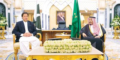 الملك يستعرض مع رئيس وزراء باكستان مستجدات الأحداث 