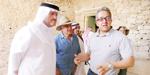  وزير الآثار المصري يقدم شرحاً وافياً لسمو الأمير سلطان بن سلمان
