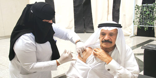 تطعيم منسوبي مؤسسة الجزيرة للصحافة بلقاح الإنفلونزا الموسمية 